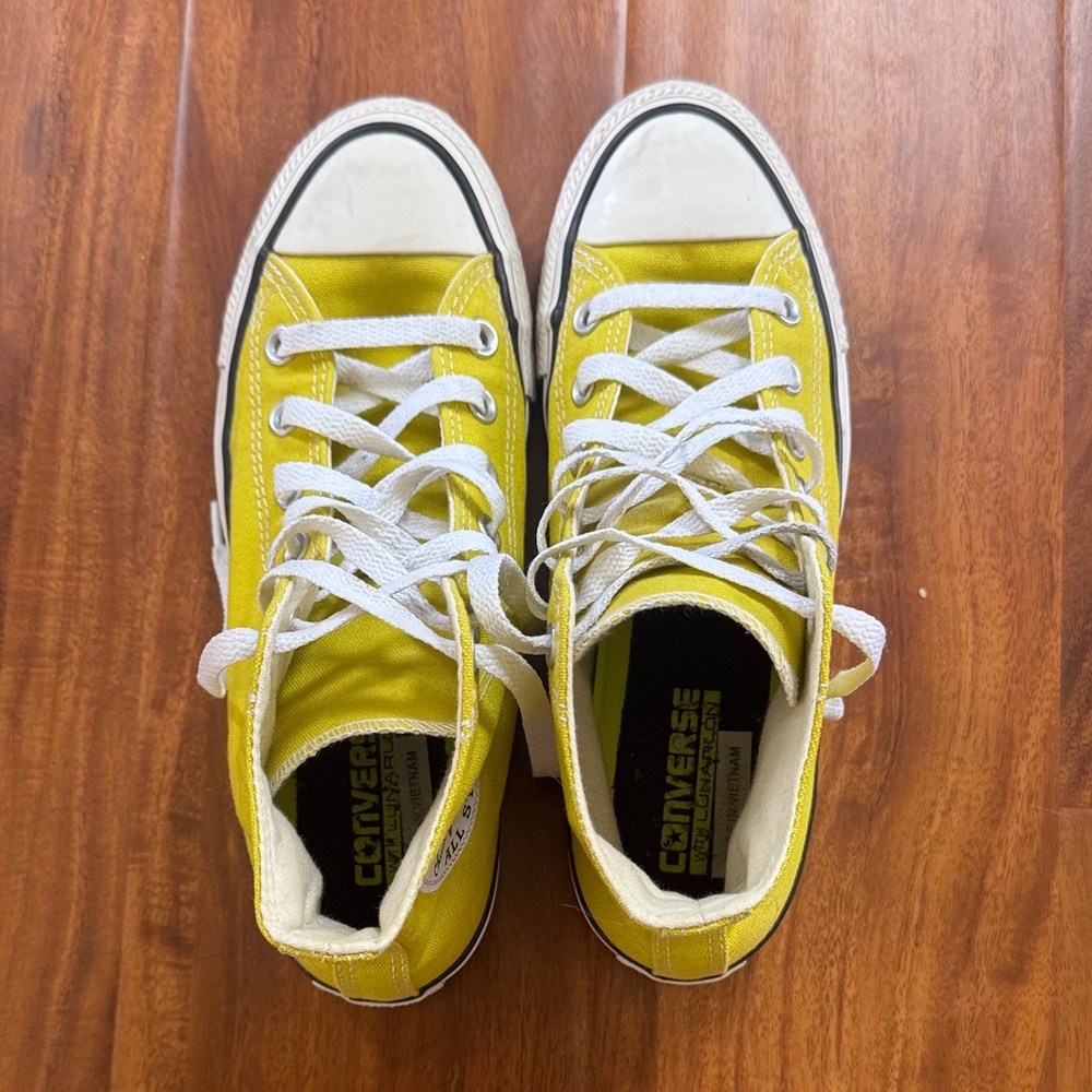 Converse Yellow High Top' Sneakers with White Accents women’s sz 8/ Men’s sz 6